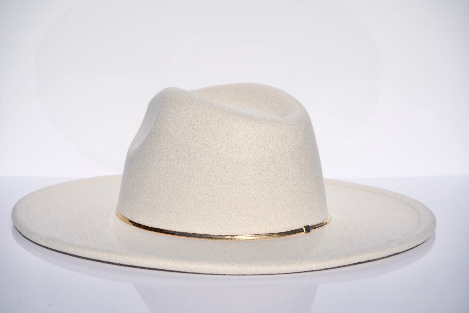 HENDRIX - WIDE BRIM FEDORA WITH A HERRINGBONE CHAIN HEADBAND - OFF