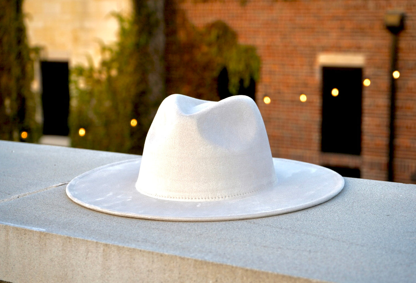 Atlanta Suede Wide Brim Fedora - White